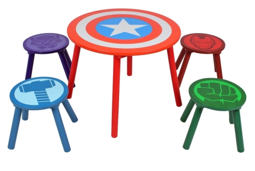 Table et Tabourets Avengers Marvel Disney Home Table et Tabourets Avengers Marvel de chez Disney Home, collection Marvel Home