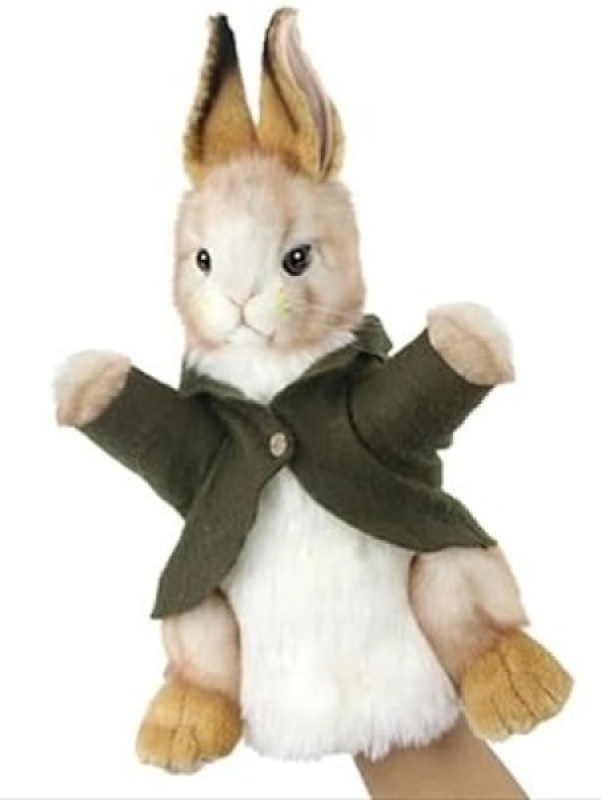 Peluche Marionnette Lapin Veste Verte Hansa Peluche Marionnette Lapin Veste Verte de chez Hansa, collection Le monde des marionnettes