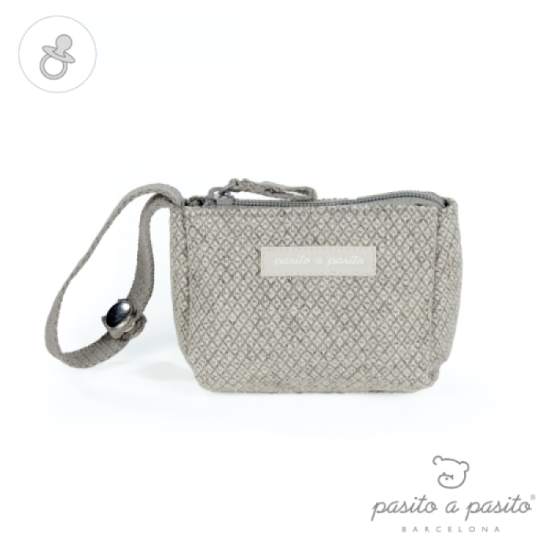 Porte Sucette Bohemian Gris Pasito A Pasito Porte Sucette Bohemian Gris de chez Pasito A Pasito, collection Fin de Collection Pasito