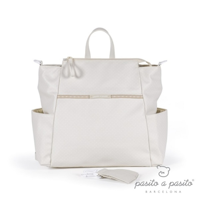 Sac à Dos à Langer Laforet Pois Beige Pasito A Pasito Sac à Dos à Langer Laforet Pois Beige de chez Pasito A Pasito, collection Fin de Collection Pasito