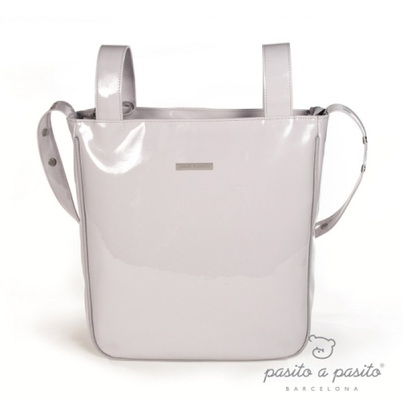 Sac à Langer Simili-cuir Tweed Baby Vernis Gris Pasito A Pasito Sac à Langer Simili-cuir Tweed Baby Vernis Gris de chez Pasito A Pasito, collection Fin de Collection Pasito