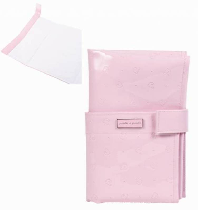 Tapis à Langer Verni Rose Cupcake Pasito A Pasito Tapis à Langer Verni Rose Cupcake de chez Pasito A Pasito, collection Fin de Collection Pasito