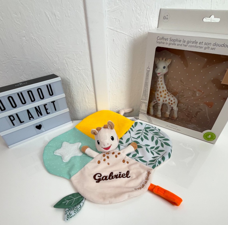 Coffret Sophie la Girafe et son Doudou Coffret Sophie la Girafe et son Doudou